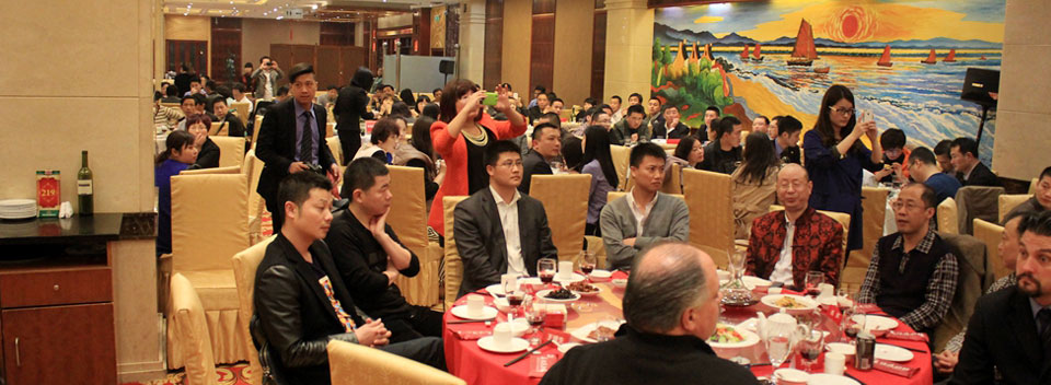 宜華地板經(jīng)銷商大會(huì)現(xiàn)場(chǎng)