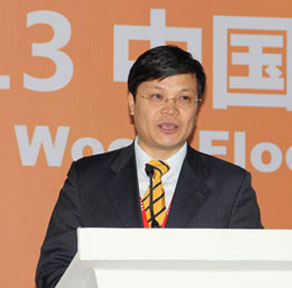 萬耀企龍董事總經(jīng)理毛大奔致歡迎詞