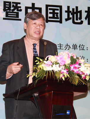 中國林科院木材工業(yè)研究所所長(zhǎng)葉克林